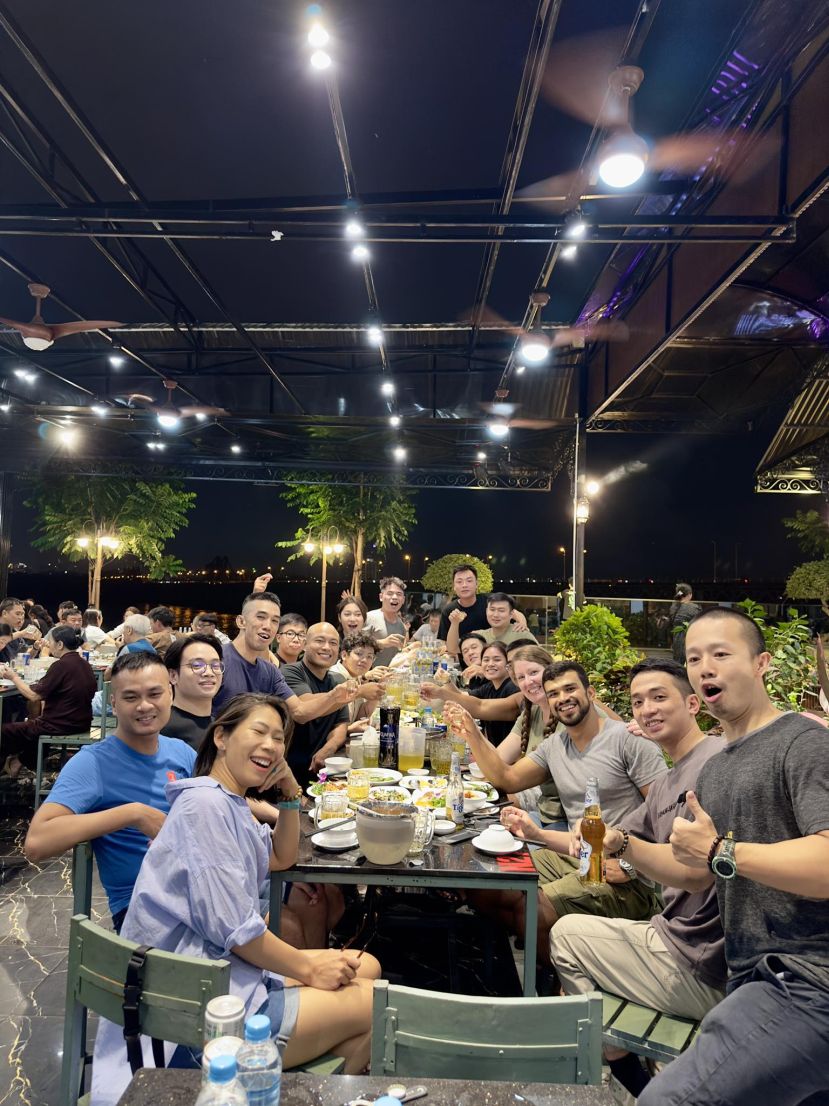 Coach Dung giving technical feedback